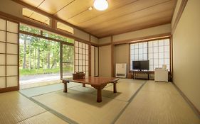 梁山  山中湖旅館